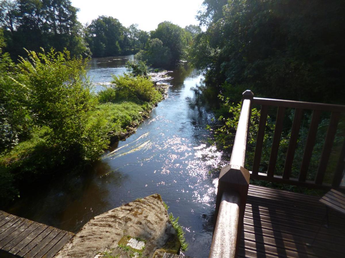 Bed and Breakfast Le Moulin De Cors Oulches Exterior foto