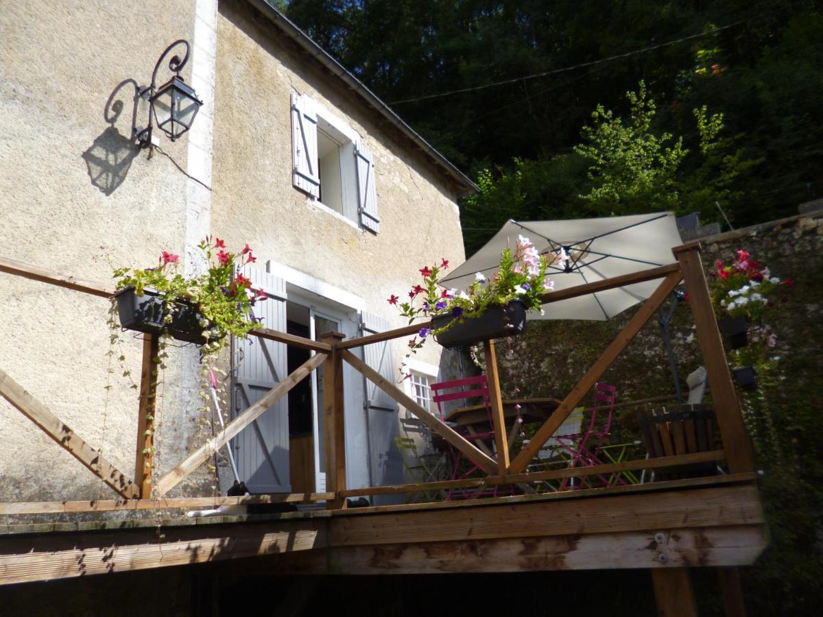 Bed and Breakfast Le Moulin De Cors Oulches Exterior foto