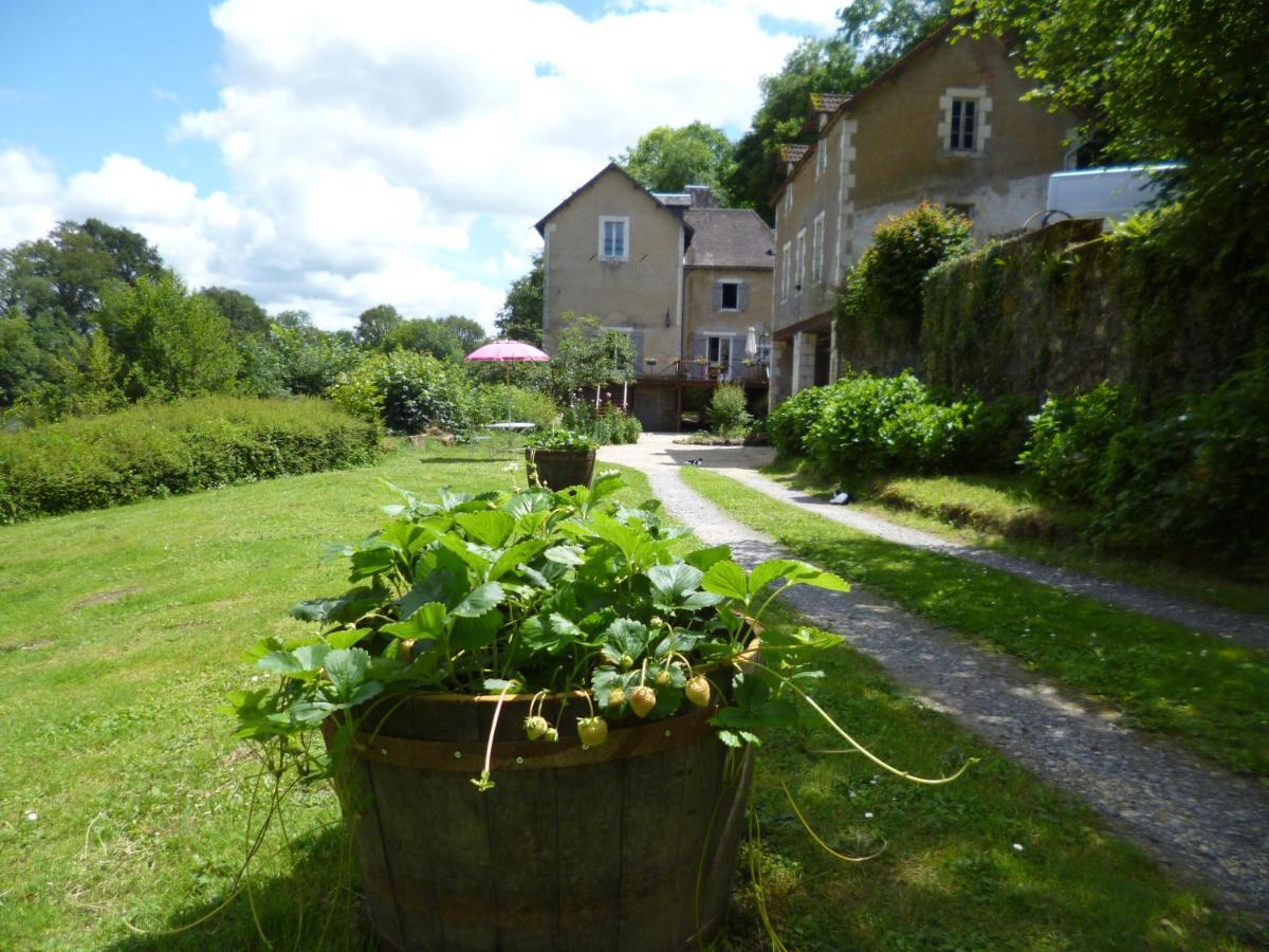 Bed and Breakfast Le Moulin De Cors Oulches Exterior foto