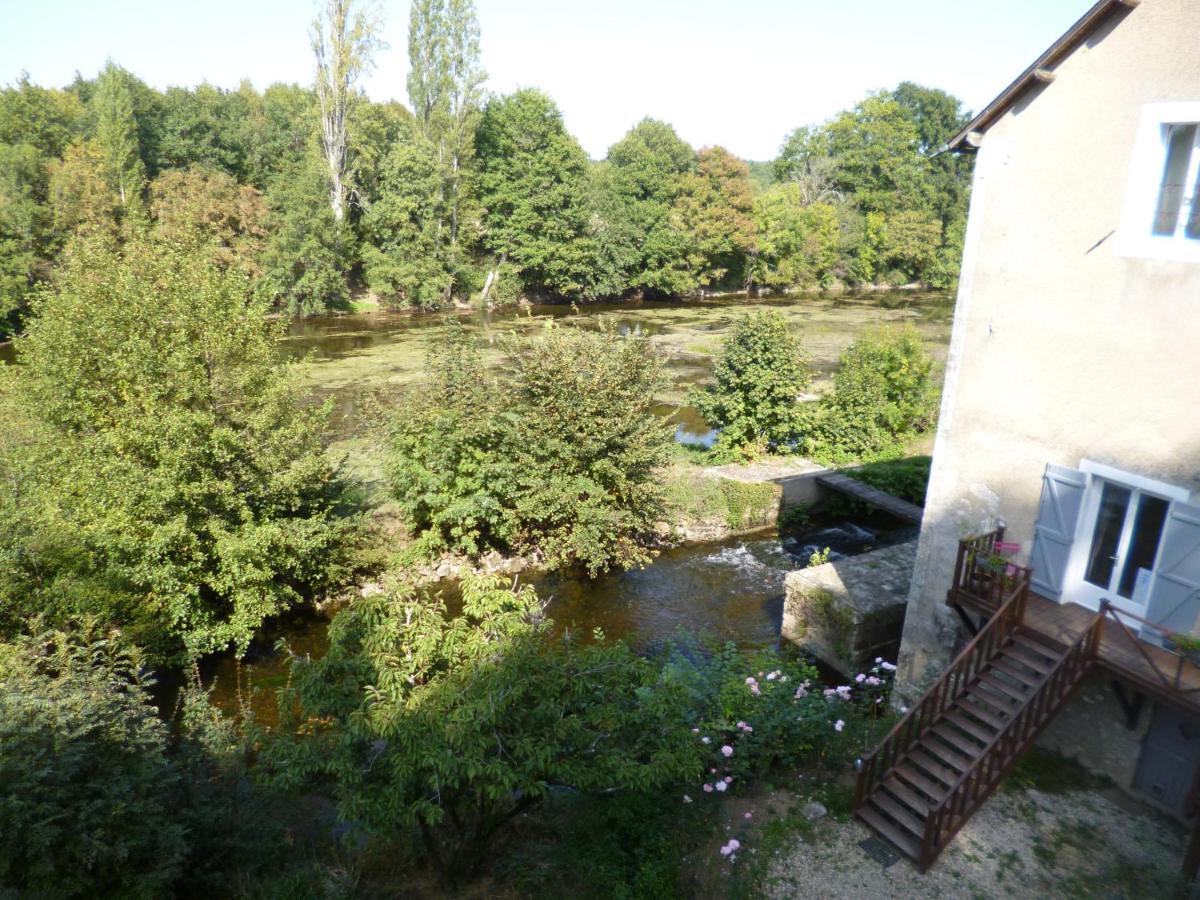 Bed and Breakfast Le Moulin De Cors Oulches Exterior foto