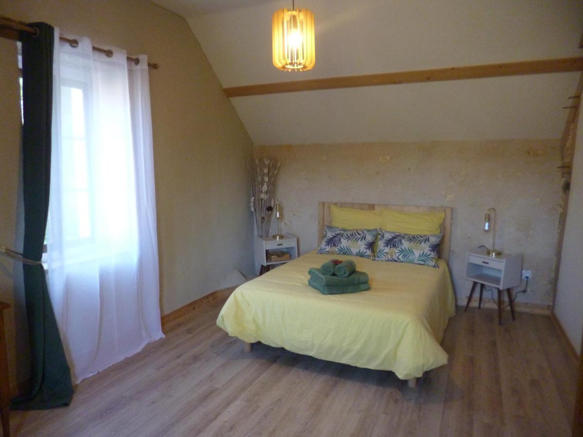 Bed and Breakfast Le Moulin De Cors Oulches Exterior foto