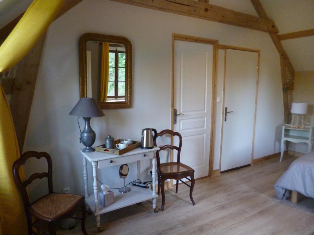 Bed and Breakfast Le Moulin De Cors Oulches Exterior foto